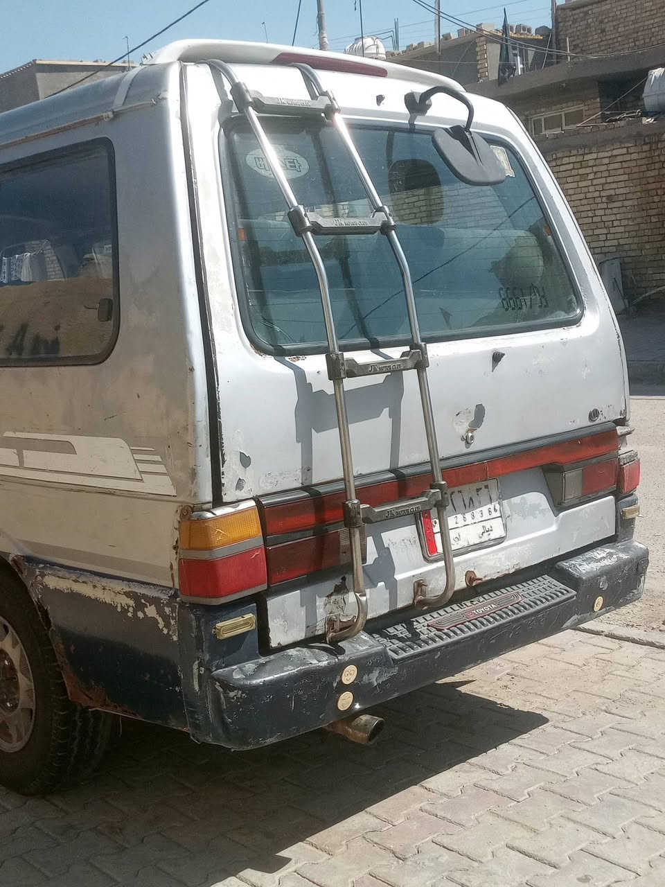 سلام عليكم لبيع موديل 93مكينه عل سحك كير وكسن بجيس تاير نص عمر مكان واسط صويره سياره مصفره تحويل وكاله *********** كهربائيات كلهه شقاله شواصي بلاد سياره بلاديه بس بيهه شويه خياس بل حجل سعر 20وبيه مجال
