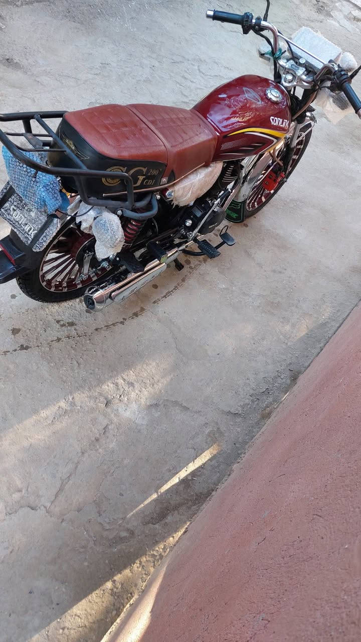 للبيع سيفانه 2025 دراجة جديده مكفوله كفاله عامه محركه ٢٠٠ تشغيل عن بعد بصمتين اوراق كامله سعره خاص او إتصل *********** عنوان واسط قضاء الصويره
