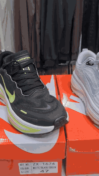 حذاء قياس خاص 46.. 47.. 48.. فيتنامي اكوالتي عالي كل التفاصيل مذكورة بالفديو. والصور. السعر 25 الف نهايتة بدون زحمه السعر ثابت. توصيل لجميع المحافظات 5 الف. شرط الفحص خفيف الوزن. خاص او على الرقم ***********
