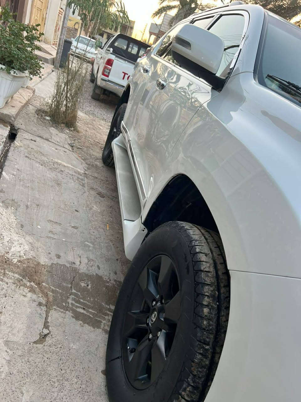 سلام عليكم برادو مديل 10محدثه 16رقم اربيل نكليزي بسمي سنويه 29كير محرك مكفولات تبريد 3قطع تخم تاير حداديه خلفي امامي جديد السياره كفاله عامه ستخدام شخصي مكاني ديالى دلي عباس السعر 237بيها مجال بسيط لشراي رقم الهاتف ***********
