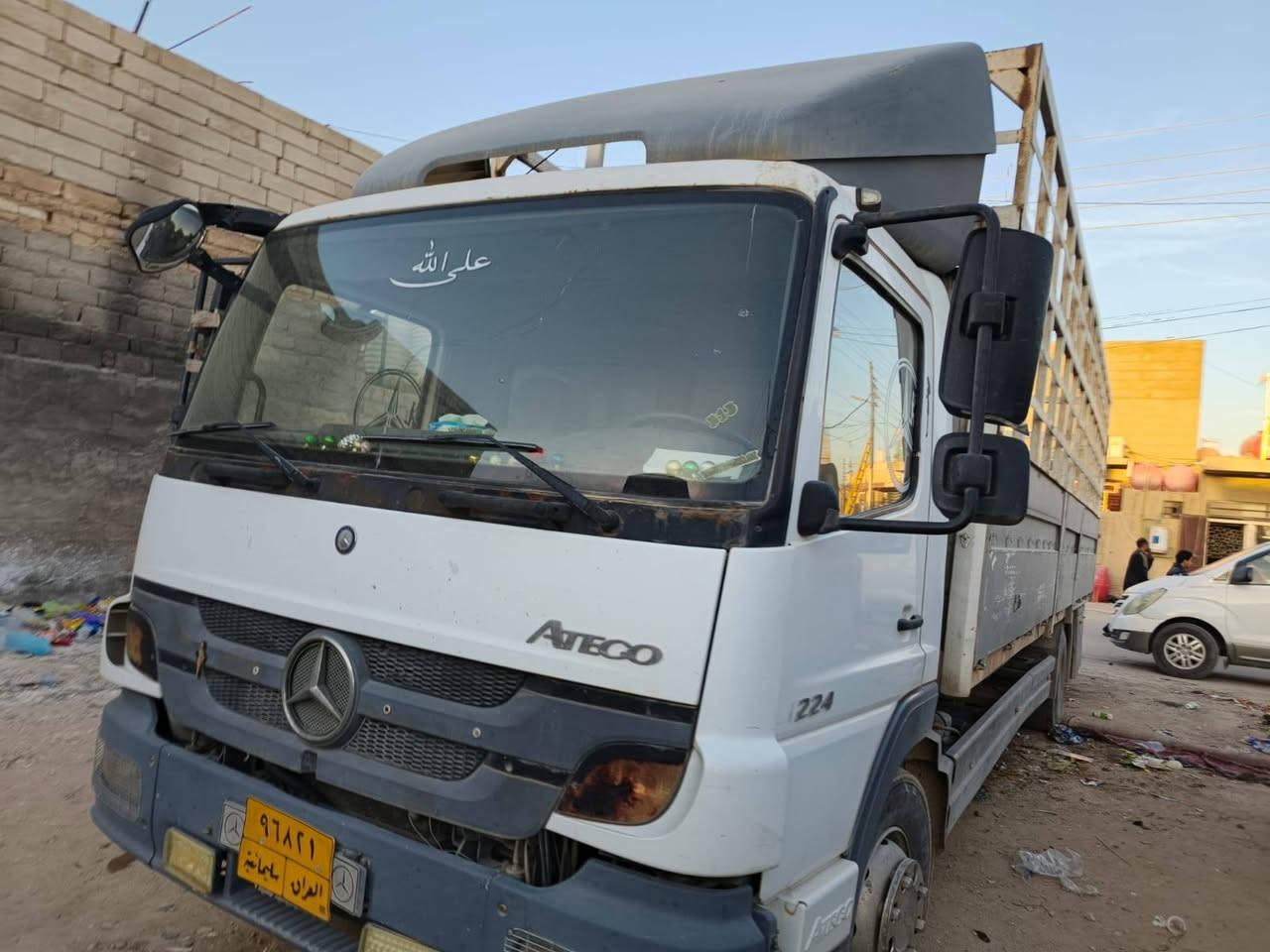 السلام عليكم اخوان  اتيكو للبيع طول ٨ م
٦ بستم
٦ نمره
٨ برغي
 التواصل  ***********
