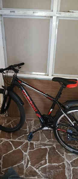 بايسكل 🚴‍♂️ حجم 26  رياضي  ماركه اديداس 
متواجد على رقم ***********  
مالسعر   ١١٥
