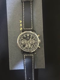 ساعة • ضمان سنتين • علبه وملحقات