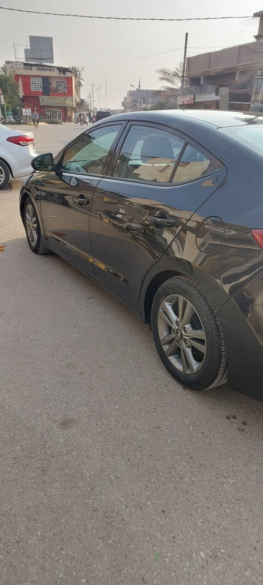 النترا للبيع موديل ٢٠١٧ امريكي 
ضرر جاملغ وباب خلفي 
غير متواجد على لفيس سعر 117 وبيها مجال هذا رقمي ***********
