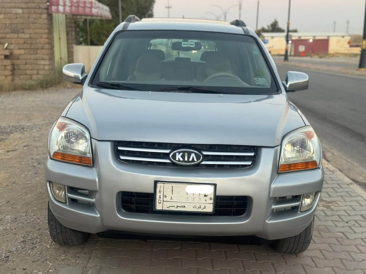السلام عليكم 
كيا سبورتج خليجي موديل 2007 فئة TLX فول مواصفات يدات نيكل داخل لونين وصاج سلايد (فتحه سقف) تدفئة بالشكانه تبريد لمس رقم كركوك مشروع وطني شرط التحويل سنوية ل2028 بيها باب خلفي جهه النفر صبغ فقط والباقي مكفول شرط بدون شخوط او بارد محرك 4 دوش كير محرك تبريد كله شرط صدر تواير كله جديد السيارة جديده وضع شركه احلى من الصور 
السعر 105 وبيها مجال 
للاستفسار اتصل 
***********
