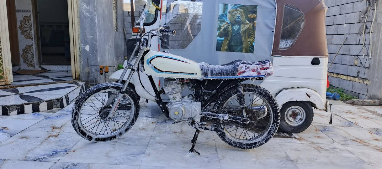 سلام عليكم دراجه نامه ادوات مكينه خرسه ما مفتوحه مكفوله من البوكه دراجه غراض كله جديد كشن تفصال تانكي جديد شوته يعني غراضه كله جدد سعر 450 مجال حك جيه بكاني بصره كرمه تواصل ***********
