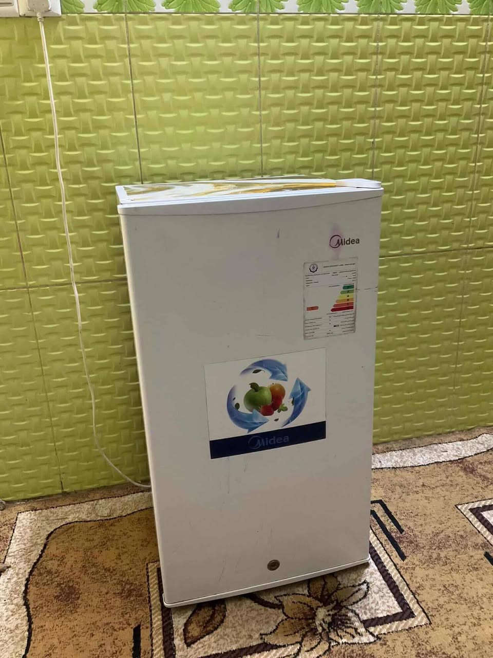 ثلاجه نضيفه للبيع للاستفسار اتصل على الرقم***********
