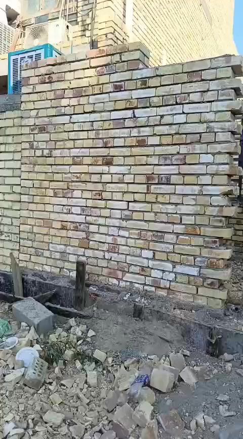 السلام عليكم هيكل 100م للبيع بناء جديد بداية مسقط شارع ابو مهند اول فرع ع اليمين 
بسعر 45 قابل للتفاوض
الاستفسار ع الرقم ***********
