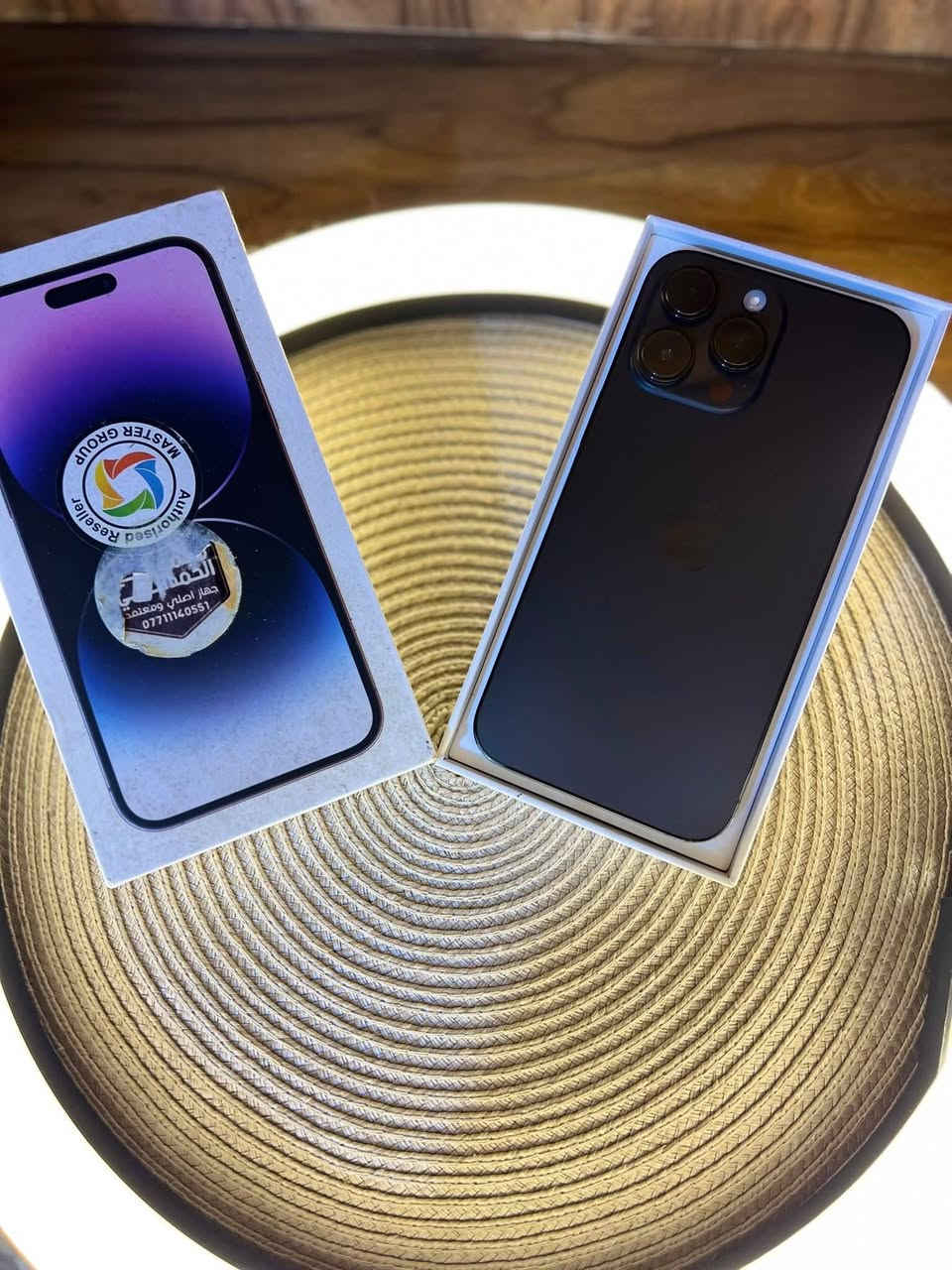 السلام عليكم 14برو ماكس اللون اسود مميز
نموذج M الجهاز عربي 
سعر (((500)))🔒
ذاكرة : 256
بطاريه:‎%‎100 مستبدله اصليه انسى الشحن 
الجهاز فقط مستبدل شاشه تفصيخ  وفريم بلادي كبس ويه الشاصي وحواف ماكو و متعرفه مفتوح اصلا  فيس ايدي شغال ومكفول كفاله عامه من كلشي الجهاز 
نضافه الجهاز %98 كلش نضيف 
واتساب 
***********
يوجد توصيل
