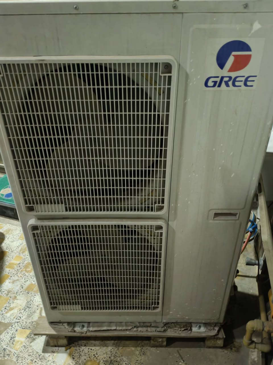 سلام عليكم سبلت كري ٤ طن ٣فيز إنتاج ٢٣ ساعه وحده ما مشتغل شديناه وفتحناه سعر مليون ٣٥٠ مكاني بغداد
***********
