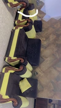 كنب • عيب بسيط • قابل تفاوض