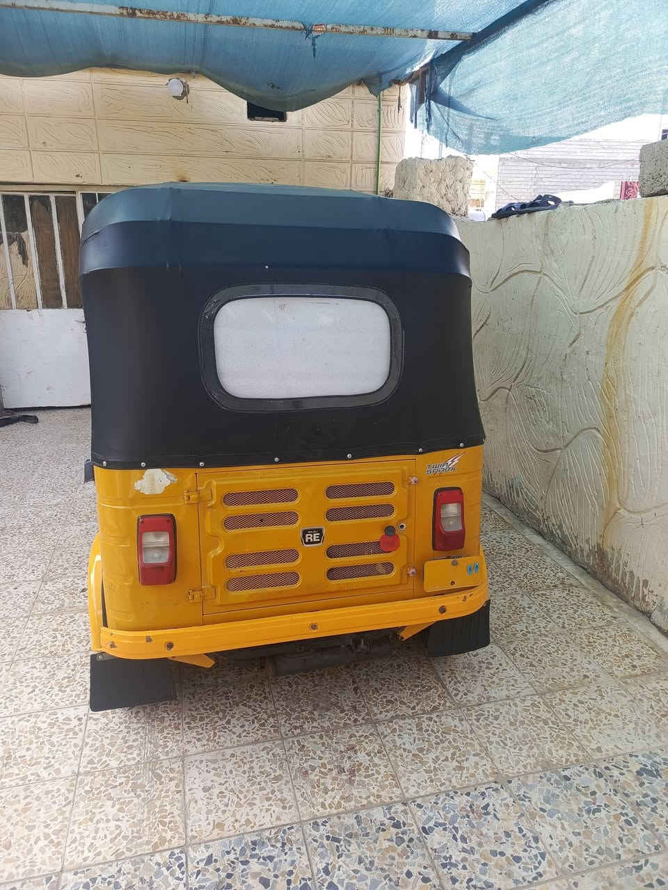 سلام عليكم تكتك لبيع داخله ب20 تكتك رقم ديالى مال بيت ما طالعه كفاله عامه كشر ومحرك سعر 6و100 وبيه مجال مكان ديالى خان بني سعد رقم ***********
