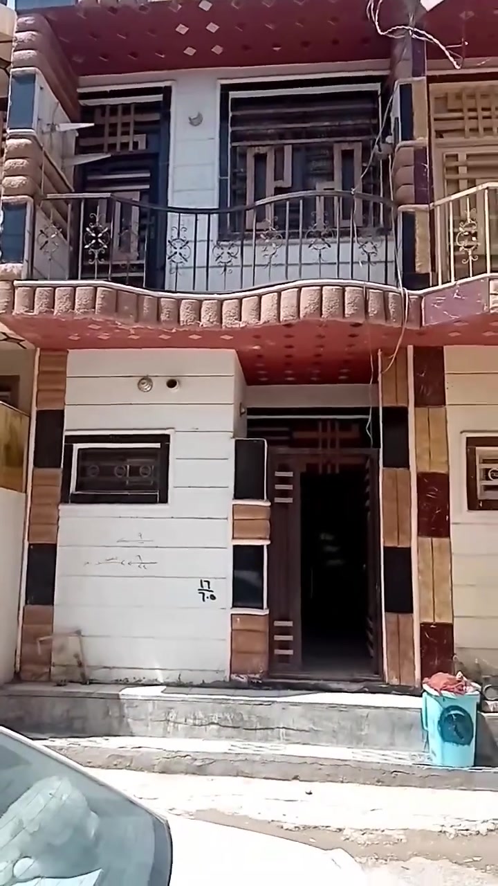 #للبيع 50طابق ونص في كربلاء المقدسة حي الإمام علي عليه السلام على طريق الزوار حولي مستشفى الكفيل البيت يحتوي على مطبخ وصالة وغرفتين نوم وحمام عدد 2 وسطح بناء طابوق درجة أولى المنطقة تبليط ومجاري وماء وكهرباء ومولد ذهبي ومدارس تبعد عن الامام الحسين عليه السلام 3 كيلو بالسيارة 5 دقائق مشي نصف ساعة للإستفسار الإتصال على ***********
***********
ماسنجر موجود  واتساب موجود  على الأثير راسل أو أتصل وتدلل  .. 

السعر  /  85
