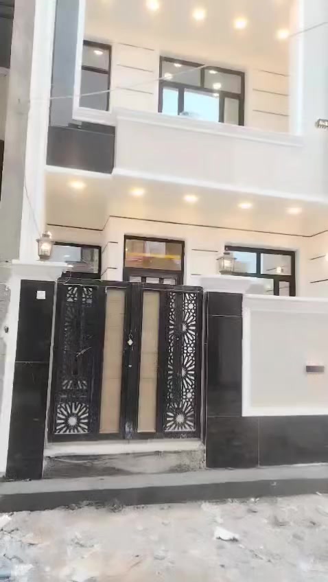 السلام عليكم بيت اللبيع مساحة ١٠٠متر  ٣نوم واستقبال ومطبخ وحمام بيت جديد قرب الشارع العام يوجد عروض قطع اراضي وبيوت ٥٠متر منطقة الدوانم زراعي سند ٢٥ ***********
