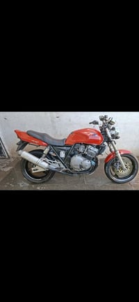 سيبي فور 400الجيل الأول للبيع  ماعايزها شي تايرات جدد  دسكات جدد بوربر...