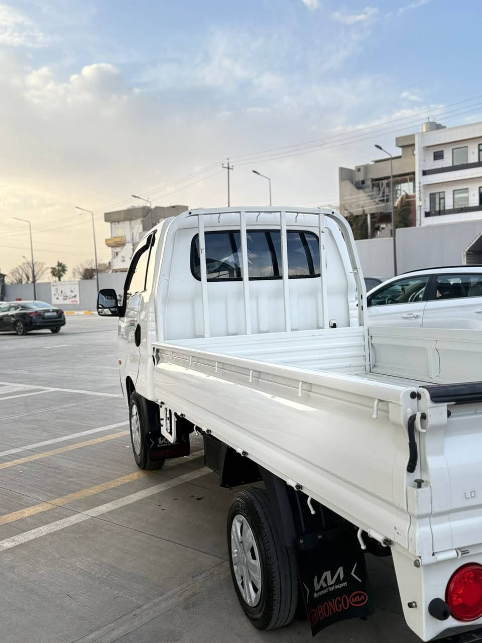 ‎سەرەتا بەناوی خوای گەورەو مهیرەبان کیا ٣٠٠٠ هەزاری سۆپەری٢٠١٣ بیلاد کامل مەسرەف ئیستۆپی دواوەی بەسراوە  گیر عادی  براوەی دوبەی٧  گیرە تازە داخلل بوە  (تەبریتی بەسراوە.قوفل مەرکەزیە.ئاوینەکارەبایە. .بریکی بەسراوە.گەرمی بەسراوە. کوشن هیتەرە.ئاوینە هیتەرە.کوشنی هەوایە) پیشی گۆراوە2020  بۆدی سفرە کامل مەسرەفە گیرو مەکینەو ئەکسلی بەشەرتی ١٠ فیتەر مالی دۆستە 70 گەلاو مەجالیکی برایانە
***********
