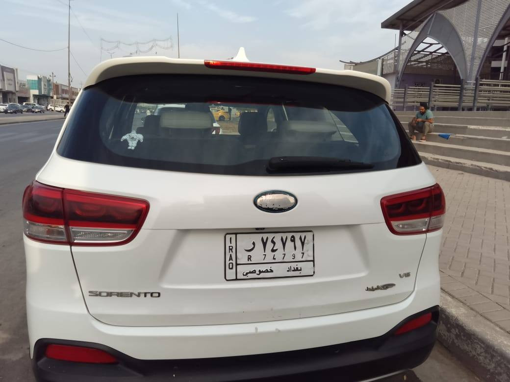 سورنتو موديل 2018 مكينه سته سلندر سبعه راكب. رقم بغداد  خليجي فول مواصفات بيه بنيد وجاملخ صبغ بدون دواخل سياره جديده السعر ٢٠٥ . قفل
مكان السياره بغداد حي النصر هاتف ***********
