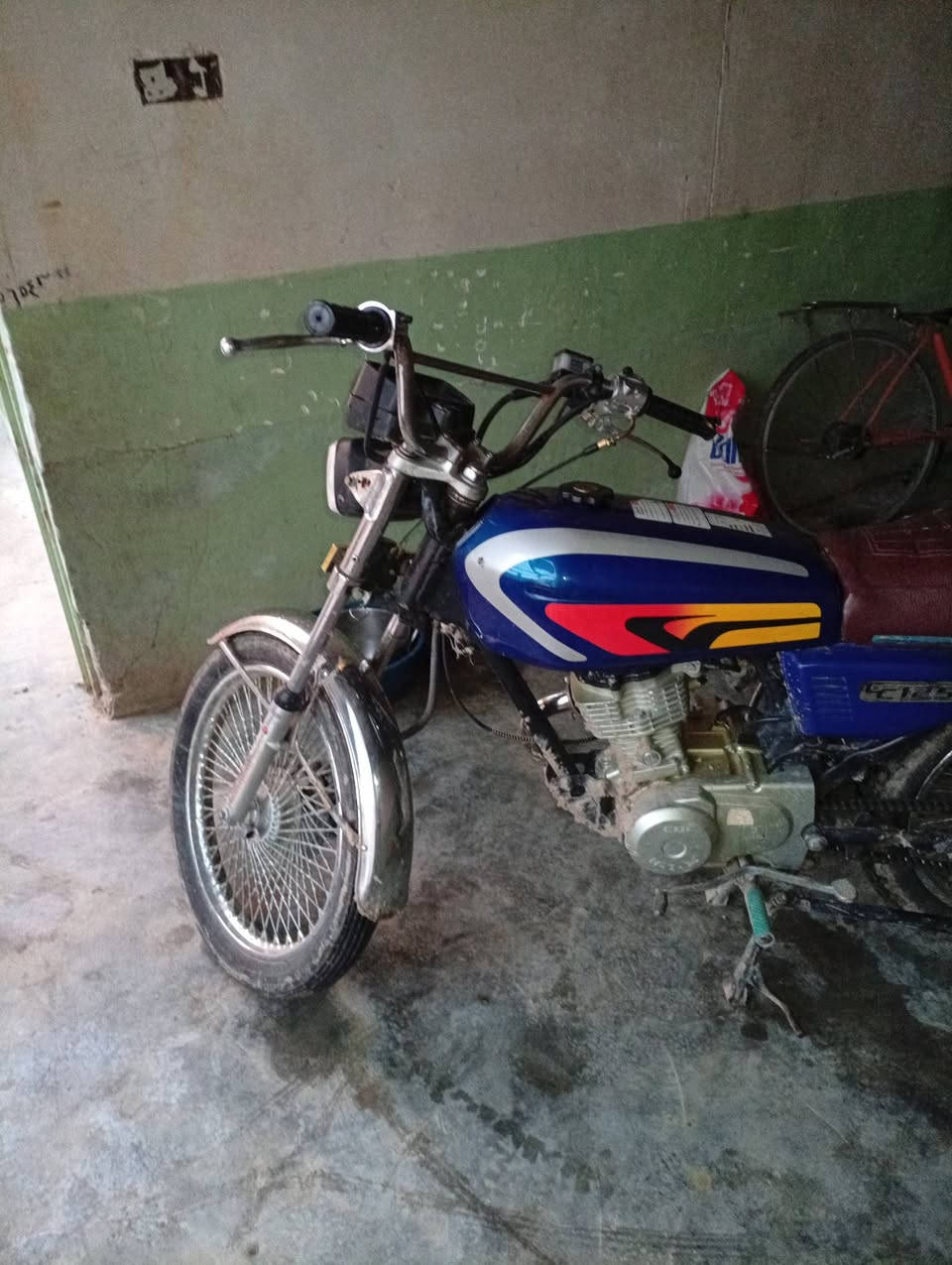 للبيع 350وبي مجال 
***********
