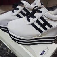 عناية بالبشرة • ملابس نسائية • توصيل مجاني