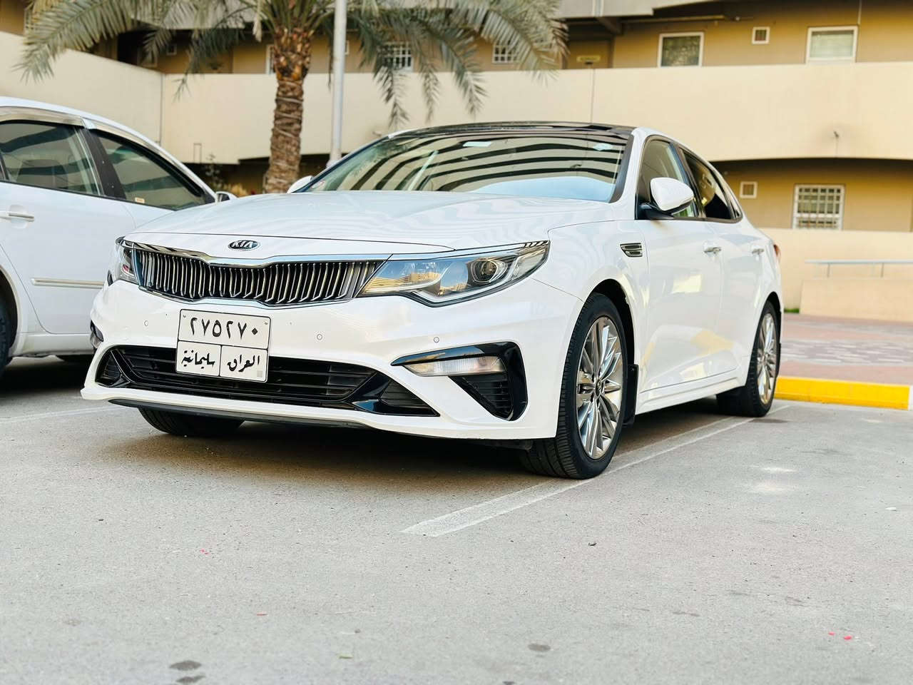 السلام عليكم
اوبتيما 19 خليجي ماشيه 145الف كيلو
بصمتين وغراض الشركه موجودة كلهة

السعر 175$

مواصفاتها
1.بانروما
2. حساسات اماميه وخلفيه
3. ويل 19
4. تحكمات استيرن
5. شفتات كير ب الاستيرن
6. كير اوتو  و عادي
7. مكينه 2400  دوش دبل صالنصه
8. كشنات مخمل لون رصاصي
9. كير ومكينه مكفولات من كلشي
10. واكو بعد مواصفات بيهة مااعرفهن 
السياره بيهة كارت تكحيل بل جاملغ الخلفي 
وره السكن 
والبنيد مثل ماموضح بالصوره
11. رقم الهاتف ***********
