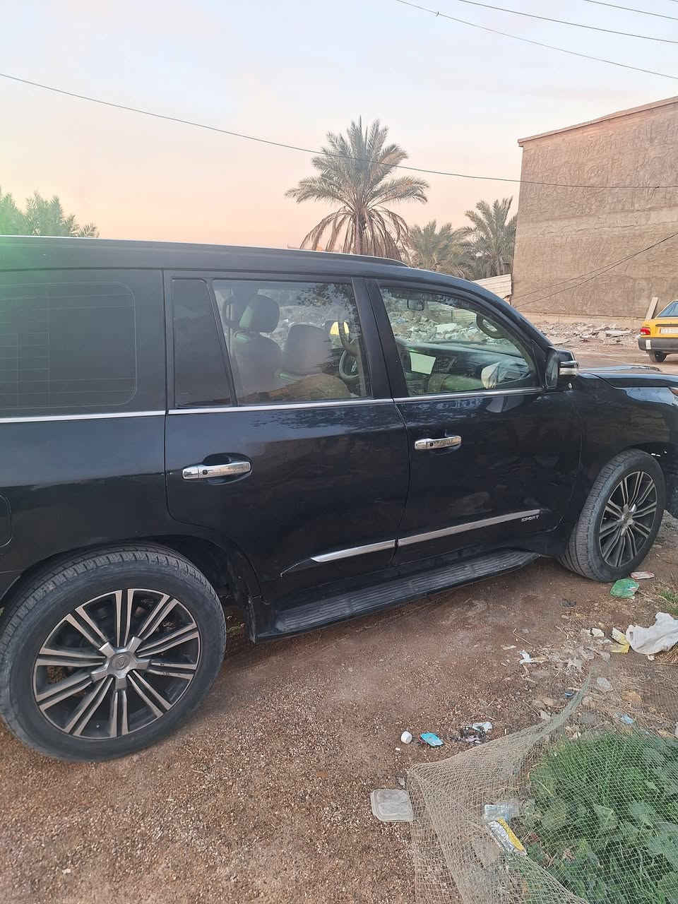 سلام عليكم الكزز 10 محدثه 21 دخم تاير كير محرك شركه صبغ البنيد وشويه بكصت القماره ولجاملغات الماميه بس بدون حادث السعر 300 قفل او مراوس حسب القعاعه *********** وتساب
