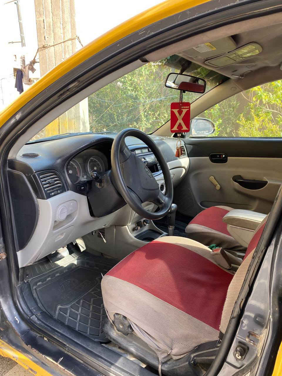 سياره اكسنت  2009. وارد امريكي محرك 1600
ضربتها جاملغ وبنيد 
سنويه صاقط سياره مو باسمي
راعيها موجود 
السعر 65 وبيها مجال 
مكان ناصريه مركز 
***********
