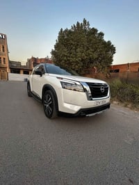 للبيع نيسان باث فايندر رقم بغداد   2023 ماشيه 40  الف مايل   حادث دعام...