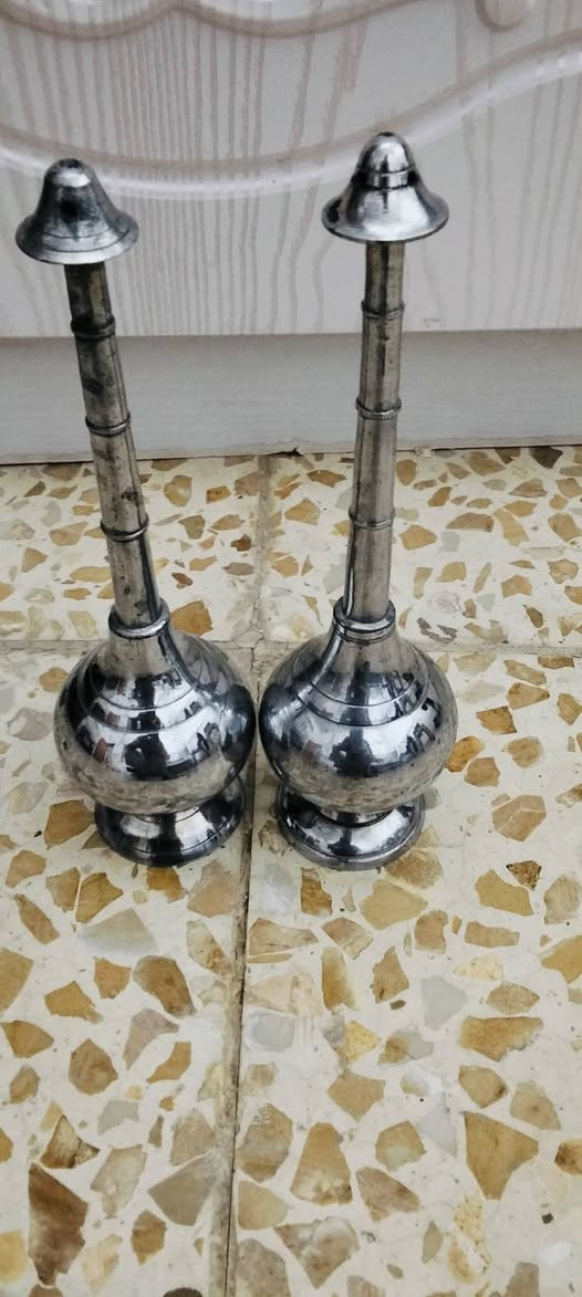 السلام عليكم مرشات ماء ورد ارتفاع 26سم العدد2 قديمه انتيكا السعر علق يجيك السعر عل الخاص مكاني ديوانيه توصيل موجود لكل محافظات العراق


**إذا كنت صاحب هذا الإعلان وتريد حذفه لأي سبب، رجاءا أرسل رسالة إلى الدعم الفني**