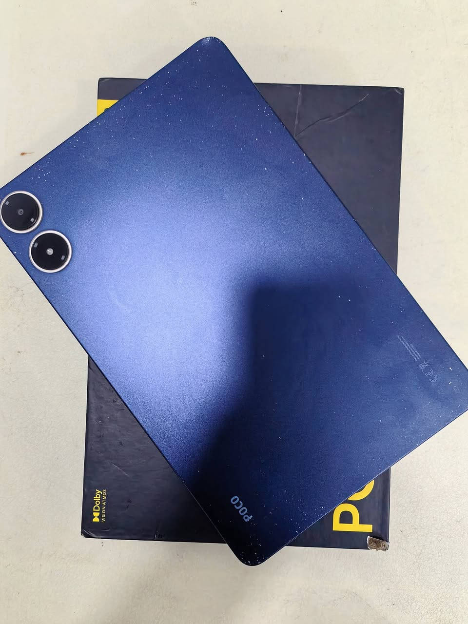 السلام عليكم
للبيع POCO Pad 🔥 بحالة ممتازة جداً
تابلت قوي وسريع 💪
✅ شاشة كبيرة 12.1 إنج بدقة 2.5K وتحديث 120Hz
✅ معالج Snapdragon 7s Gen 2
✅ رام 8GB + ذاكرة 256GB
✅ بطارية ضخمة 10000mAh + شحن 33 واط
✅ 4 سماعات بصوت Dolby Atmos
✅ مناسب للألعاب، الدراسة، الأفلام، والتصفح �
الجهاز نظيف وما بي أي مشكلة، للجادين فقط.
📞 السعر: ( 225 ) وبي مجال // العنوان كوت الفلاحيه  للاتصال *********** بي واتساب
