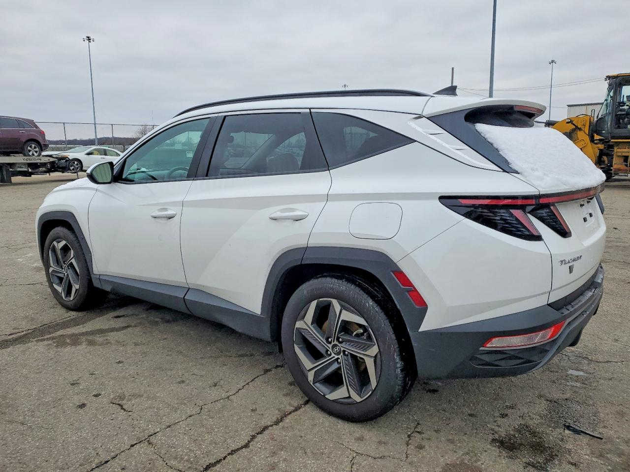 #أعـــلان_مــــــــــزاد #مكتب_بوابة_دبي
سعر نقل مخفض الى جميع الموانئ
ـ نوع السيارة : 2024 HYUNDAI TUCSON SEL
ـ تاريخ المزايدة : 4/2/2026 الساعة 6:00 مساء 
ـ السعر : حسب تاريخ المزايدة المذكور أعلاه: 8100$ دولار 
ـ الضرر والمواصفات : حسب الصور المرفقة
-جميع السيارات الهايبرد الكهرباء معفي
من الكمرك الضريبة والرقم مجاناً
ملاحـــظــة .. السيارات المعروضة داخل الصفحة هي مجرد نماذج بسيطة للمزاد
وللمزيد من المعلومات الحضور الساعة الرابعة عصرا الى مقر الشركة الكائن في:
شارع الحزام الاخضر المدينة المايئة- مقابيل حي العدالة #النجف_الاشرف
المكتب ***********
زيد الطفيلي***********
عبد الله الزاملي***********
للانضمام لكروب الواتساب اضغط ع رابط
https://chat.whatsapp.com/HEg5DTFOYCnFPwSoSvOuuq
