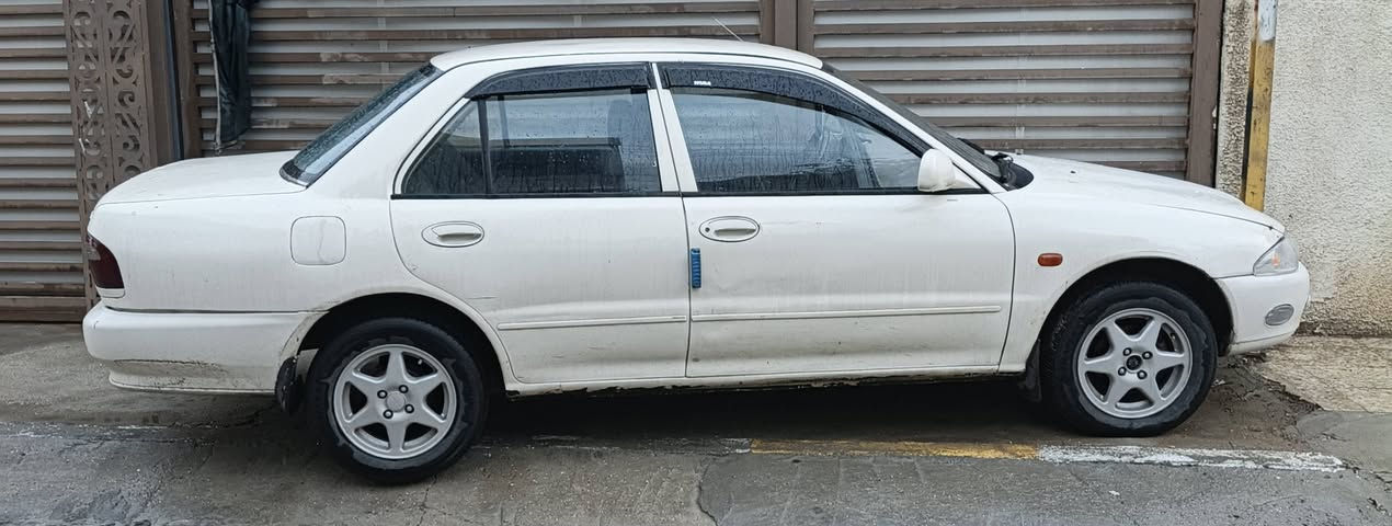 رقم بغداد
مكانها بغداد/حي الاعلام
***********
$45
صبغ قليل كلش
گير محرك مكفولات
السيارة نظيفة وكلش حلوة
الگيچات مال كامري 
الكهربائيات كلها تشتغل وبدون چطل
تبريد ثلج
اللايت اصلي ماطور يصعد وينزل
بس ضوه اللايت ب$100
لايت مخيف بيها
الكابريتر كلش نظيفة بدون بگ فاير
التفويلة 400 كيلو متر تمشيني
الدرگة او الستيرن كلش نظيفة
