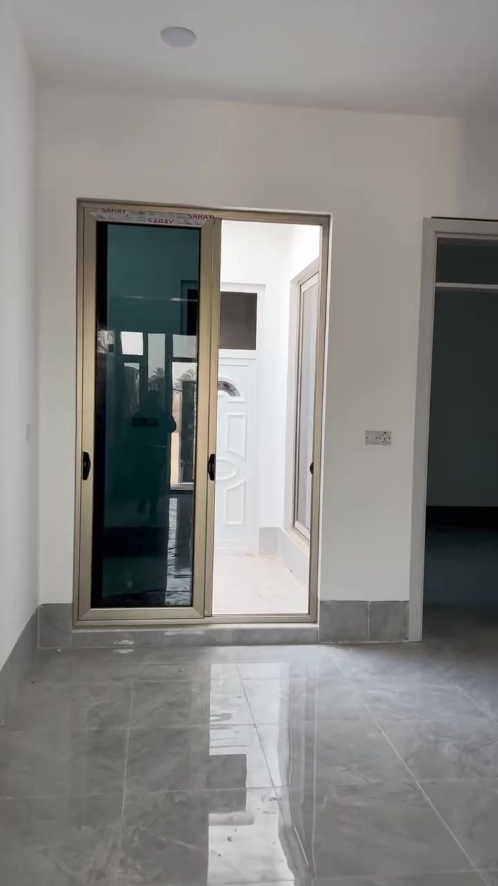دار للبيع مساحة 100 متر طابقين بناءحديث مؤاجر استثماري. موقع ممتاز منطقة شفتة  واصل جميع الخدمات طابو زراعي للاستفسار ***********
