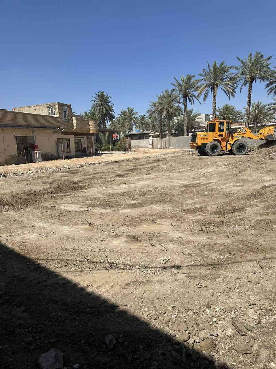 ارض زراعيه للبيع المساحه الكليه 675 او تقسيم 
تحتوي على بيت 150 متر 

شارع 6 متر  تبعد عن شارع البكرلي الرئيسي 50 متر فقط وموضح بالفديو. 
الموقع قرب جامع سلمان المحمدي 

للاستفسار اكثر الاتصال على الرقم ***********
