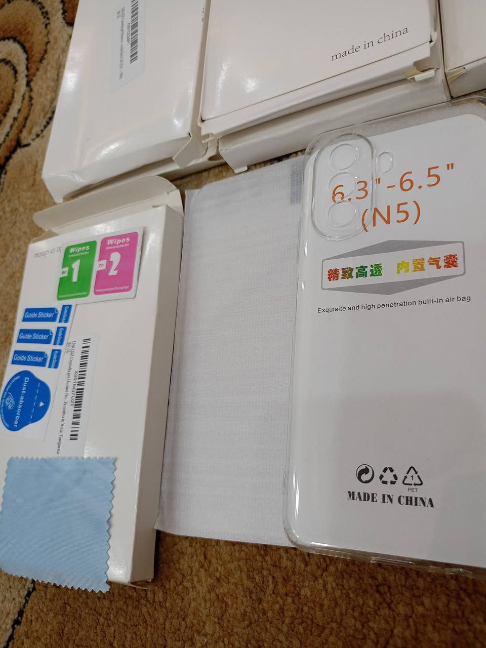 متوفرات شلعه كل  كارتون يحتوي على كفر وشاشتين ضد الكسر اللي تفيده شلعه يدخلي علخاص ومفرد هم ابيع اللي يريد


**إذا كنت صاحب هذا الإعلان وتريد حذفه لأي سبب، رجاءا أرسل رسالة إلى الدعم الفني**