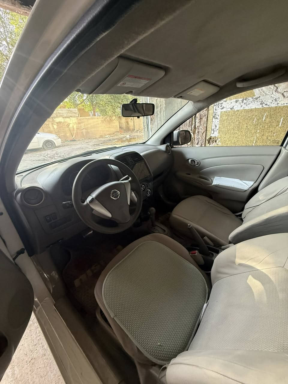 سلام عليكم نيسان صني سيارة جاهزة من كل شيء تخم ‏داير ‏جديد ￼￼ شاشة كاميرا خلفية منظومة زنون سيارة 2018 ماشية 109  ￼￼ باسمي تحويل ثاني رقم بغداد جديد السعر 100 بيها مجال وكان بغداد زعفرانية  ‭0777 228 7331‬ ￼
