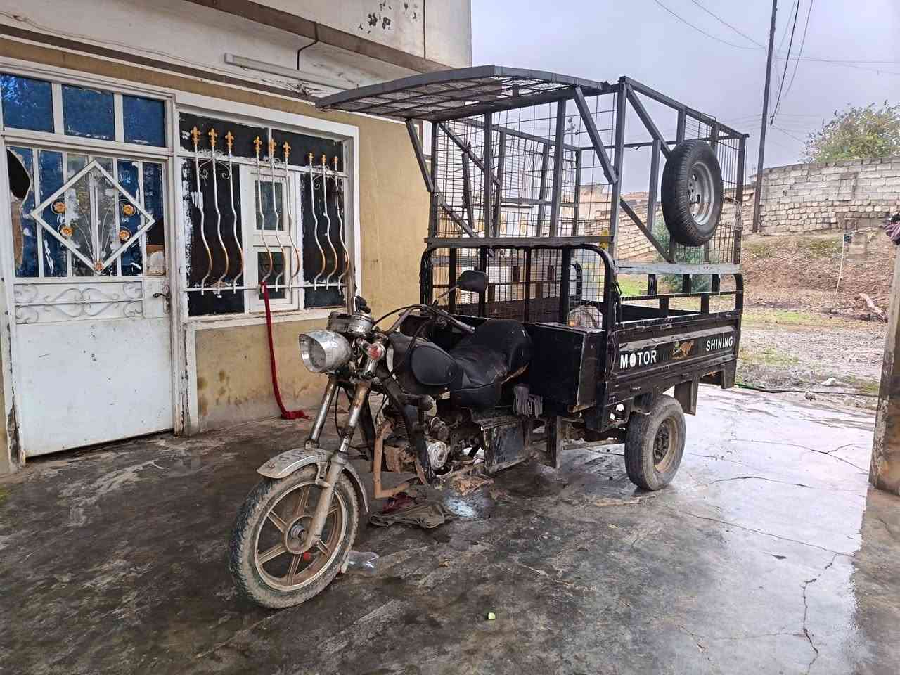 ستوته لبيع سعر 700 وبيها مجال بس البحرك تعبان شغاله نكر سلف ***********
