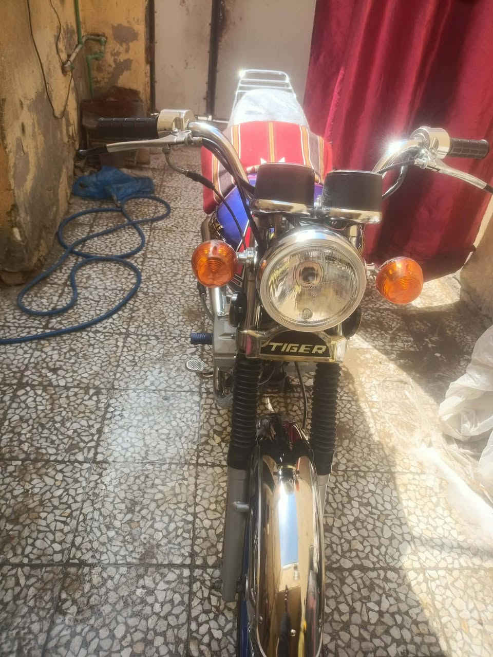 نامه برو 21 رقم الماني مداور ثاني يوم شاصي 12دراجه نضافه كدمك سعره مناسب 800مو شراي لاتخابر لا ترسل مكان نجف حي جزيره ***********
