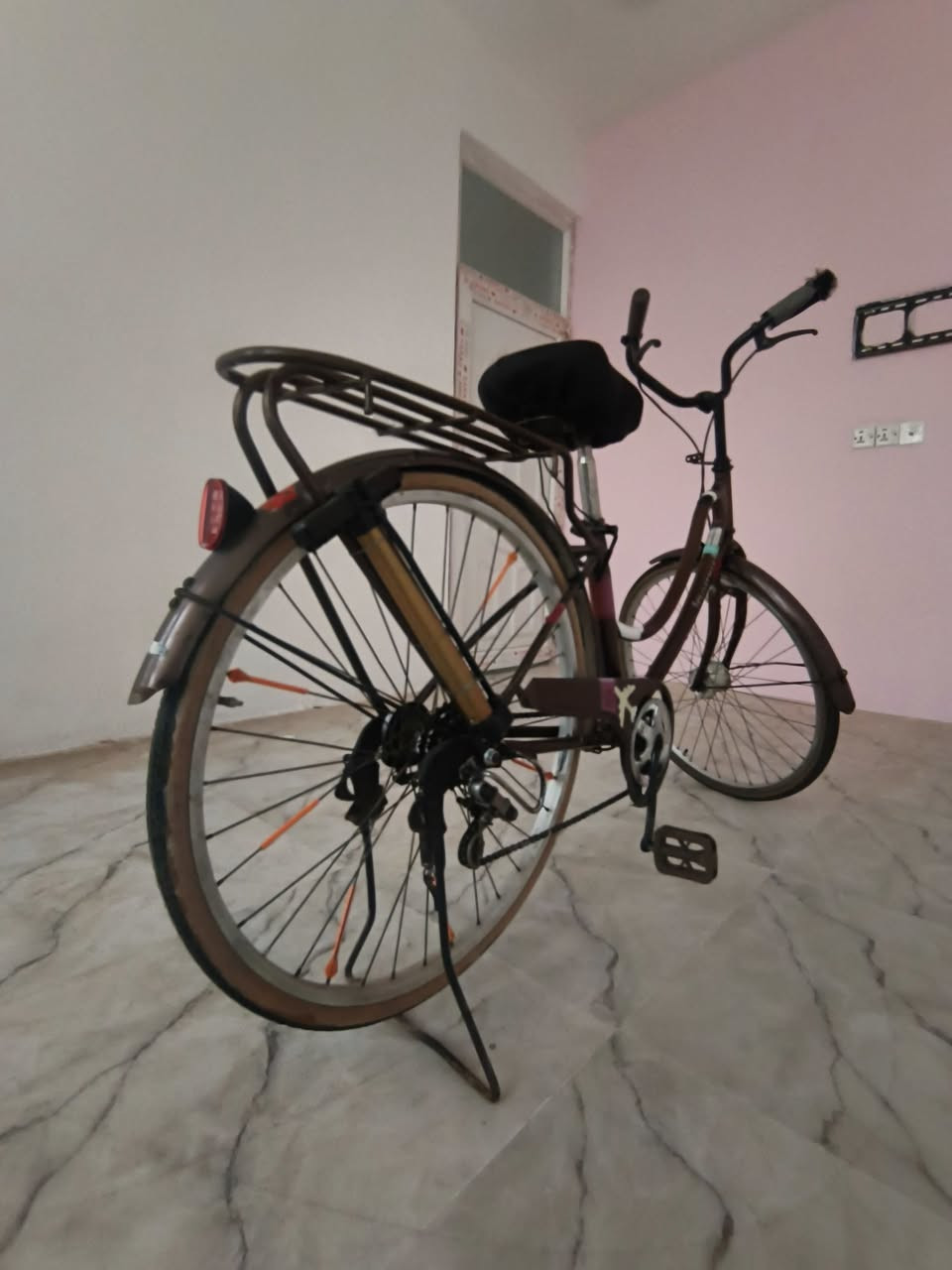 سلام عليكم 
بايسكل ياباني جديد حجم 27 تاير و ويل جديد
بايسكل كمال ما بي أي نقص  أخو جديد سعر 65 بي مجال العنوان  ديالى بعقوبة تقاطع قدس ستفسار كثر 
***********
