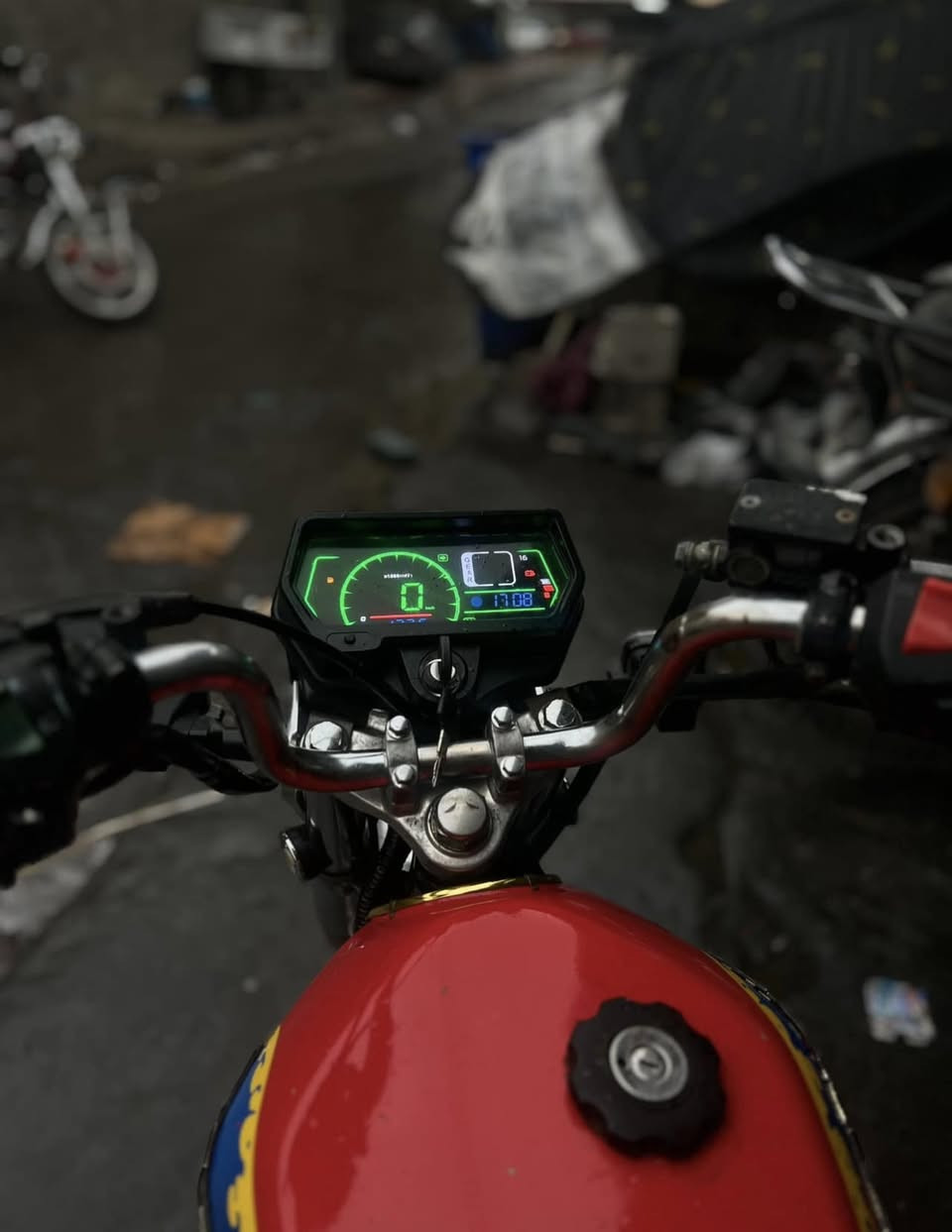 ماطور نوعية PART 200 
موديل 2017 نظيف جدا ومرتب 
ما ناقص برغي ساعة اكتروني 
كهربائي كلو شغال 
منفيس اصلي 
السعر (295)$ قفل 
للتواصل مع *********** واتساب او اتصال
