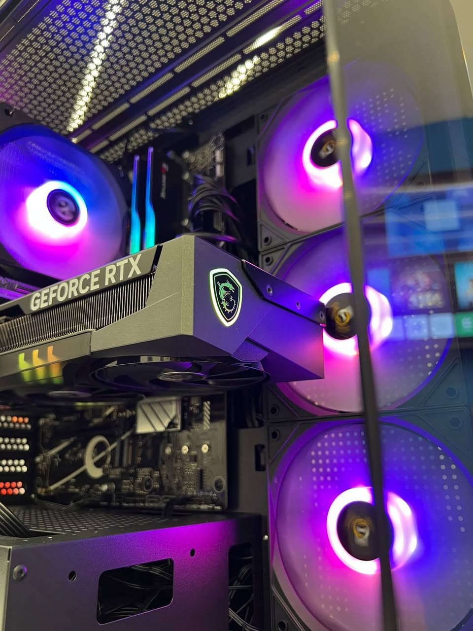 GPU MSI GAMING TRIO RTX 5070 12GB OC 3FAN
CPU CORE I5-14400F
RAM 32GB DDR5 (16x2)6400MHZ RGB G.SKILL
M.B B760 ASUS PRIME PLUS DDR5 ARGB
M.2 1TB C970 GEN 4 6300MB/S DAHUA
COOLER MNTOB MN-2000 DUAL FAN RGB RGB
PSU 750W 80+BRONZE PCIE-5 SEGOTEP
CASE ANTEC CX300 ARGB

السعر: 2،185،000


**إذا كنت صاحب هذا الإعلان وتريد حذفه لأي سبب، رجاءا أرسل رسالة إلى الدعم الفني**