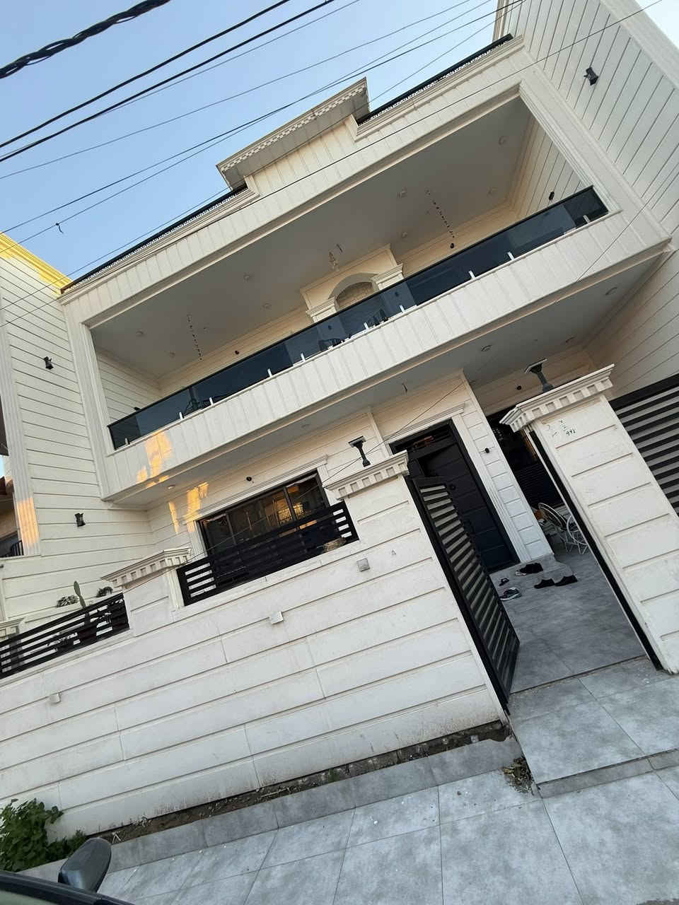 سلام عليكم
دار للبيع زيرو 
المساحه ٢٠٠ متر الواجهه ١٠ 
الموقع كركوك طريق بغداد خلف اعدادية الوليد 
نوع العقار طابو ملك صرف بأسم شخص واحد 
مجهزه بنظام دكتات مركزيه وسقوف مغربيه 
محتويات متكون من ٤ غرف نوم وهول واستقبال ومطبخ وصحيات 
سنة البناء ٢٠٢٥ 
اكتب كلمة تم يصلك رساله عبر الخاص 
لمزيد من المعلومات مراجعة مكتب عماد للعقارات 
للاستفسار والتواصل الاتصال بالرقم التالي 
***********
عنوان المكتب طريق بغداد مقابل مول سلام هولدينك
