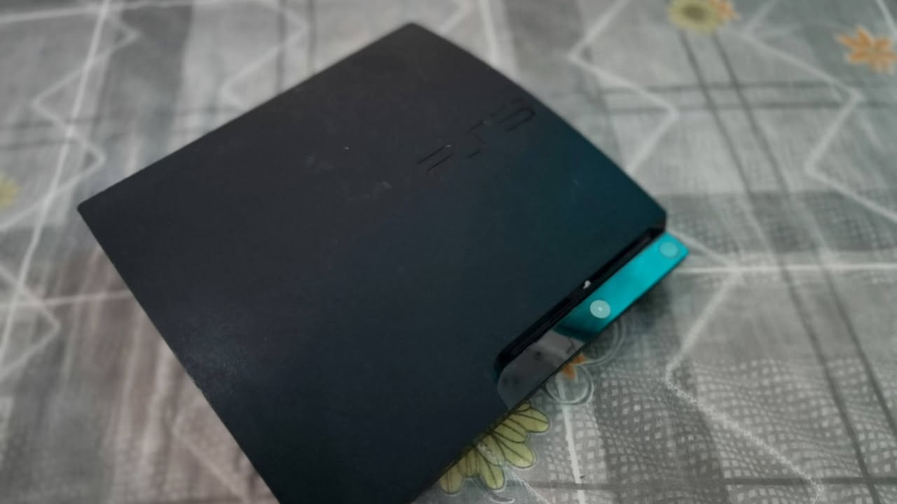 🎮 للبيع PlayStation 3 Slim مهكر 🎮
​جهاز PS3 Slim مهكر نظام (HEN). الجهاز سليم ومبدل له معجون حراري، ومحمل ألعاب متنوعة (شاملة تختيم GTA V).
​الملحقات:
🕹️ يد تحكم (تجارية).
🔌 واير شحن اليد + واير التشغيل + واير التلفزيون.
💾 هارد خارجي.
​ملاحظات:
💡 للمصداقية: الجهاز سليم، وبعض الألعاب المهكرة تحتاج ترتيب بسيط عند أي محل ألعاب.
✅ شرط الفحص: المشتري يجي يفحصه ويجربه براحته قبل لا يقرر.
​💰 السعر: 145 ألف (وبيه مجال للشراي).
📍 الموقع: المثنى - المجد - قرب جسر القطار.
​للتواصل أو الاستفسار:
📞 ***********
📩 أو المراسلة على الخاص.
