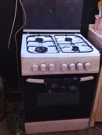 طباخ 4مشاعل • نضيف • فرن وعيون شغال