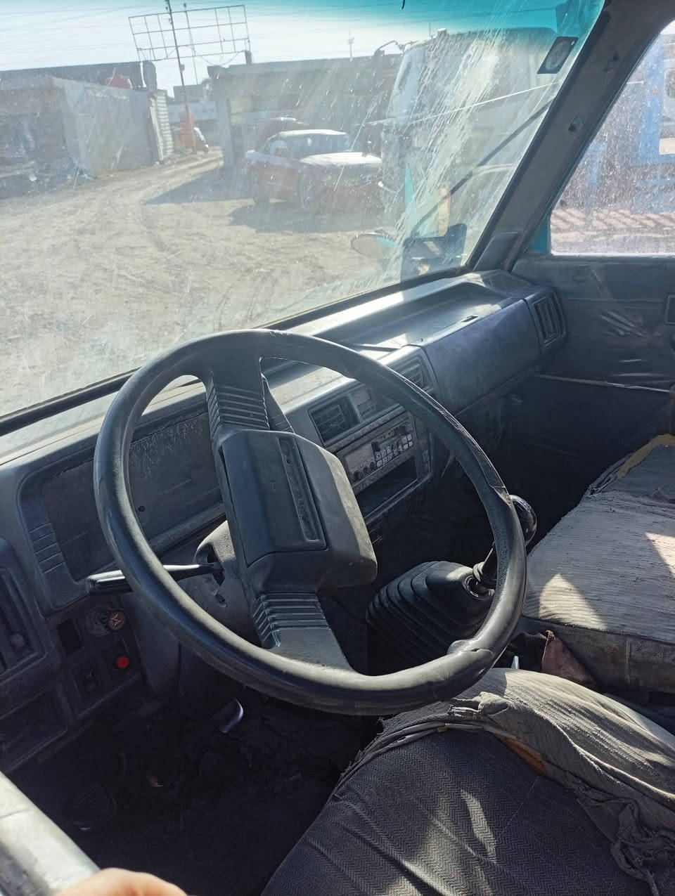 كيا بنجو 93 رقم انجليزي سنويه  29 رقم بغداد ماكينه ابيض تنقيص من تبديل للتبديل قل ربع مكان،,, مكان بغداد التاجي السعر 37 وبيها مجال قليل
