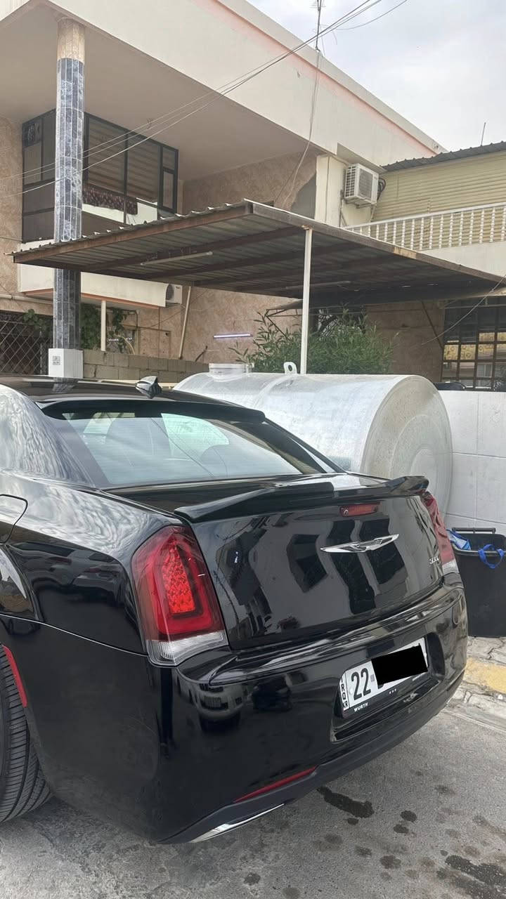 للبيع: كرايسلر 300S وارد كندي 2018

ماشية 126 الف ميل فقط على وضع شركة شرط

حجم المحرك 3600

السيارة
بيها قطعه وحده صبغ  فقططط جاملغ سكن امامي بدون دواخل بدون ايرباكات بشرط

مواصفات السيارة

حساسات أمامية وخلفية
ومصابيح أمامية زينون مع LED بلوجكتر
ويل قياس 20 إنج
شاشة كبيرة مع نظام ملاحة (GPS)
سستم صوت الباين كامل مع دمام خلفي
كراسي جلد طبيعي بشعار S
مقاعد أمامية كهربائية (عدد 2) + تدفئة
تشغيل عن بُعد
تدفئة ستيرن
محدد سرعة
كاميرا خلفية دوارة
مرايا رادار مع ترحيب متحسسة للضوء
دخول ذكي (بصمة)
تبريد مركزي قطعتين
بصمتة ابواب
شاشه ابل كار بلي واندرويد اوتو 
شفتات ستيرن 
فول تحكمات ستيرن
جامات اوتو

للتوضيح : سيارة مرقمه اربيل وجاهزه تريد تحويل او وكاله حاضر.. سيارة مكانها كركوك..گير ومحرك وكهربائيات وتبريد وتخم تايرات تايوندي وحداديه كله بشرط الفحص گلوب واحد مامشتغل بيها وسيارة ترايهه صفر مصروف عليها مثل ماموضح بالصور وبالعافيه ع ياخذها 

للتواصل 
واتساب أو اتصال أو على الرقم 

***********
