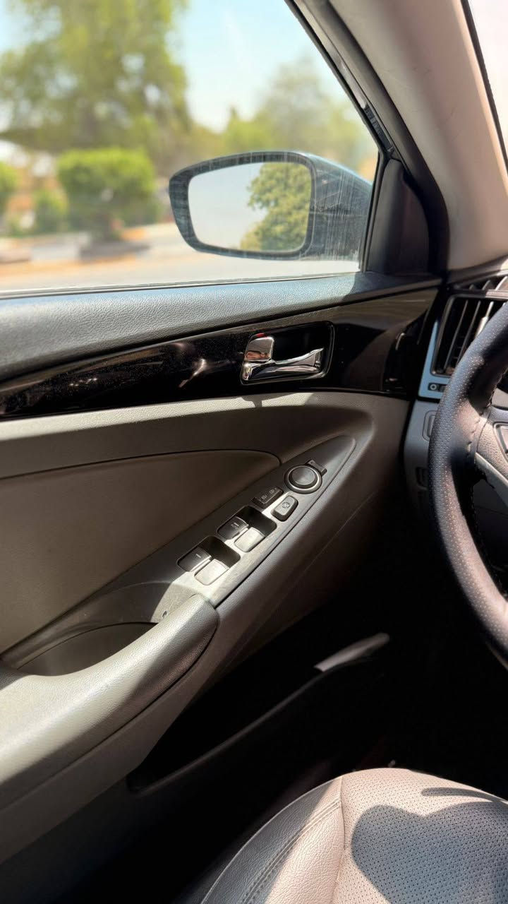 السلام عليكم لبيع سوناتا مديل 2013 رقم بغداد تحويل ثاني يوم مصبوغه احزام مكينة جي دي اي تيربو كير  مكينة حداديه تبريد جاهزه مكان السماوه سعرها 115 وبيها مجال بسيط اي استفسار عله رقم ***********
