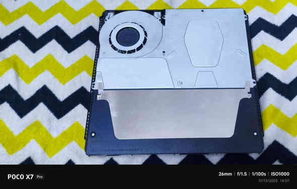 سلام عليكم بلي 4 سلم صدار 13 للبيع بلي نضافه 100/100
مع يوبيس 850
جوستك عدد 2 
مع مروحة تبريد 
كامل ملحقاته حته كارتونه مالته موجود السعر 275 الف مكاني بغداد العماري  ماعندي توصيل موجود فيس وتساب ***********
