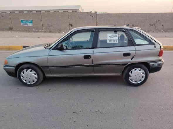 السلام عليكم استرا موديل 91 شرط  الوكاله والتحويل  كابون بانزين رقم مسطره سنويه جديده مكينه كير شرط طخم ورا كدام شرط تايرات جدد باتري جديد السياره جاهزه ع الاخير بلا ضرر بلا معجون شرط فقط بخ جماليه السعر 42 وبيها مجال بسيط *********** /***********
