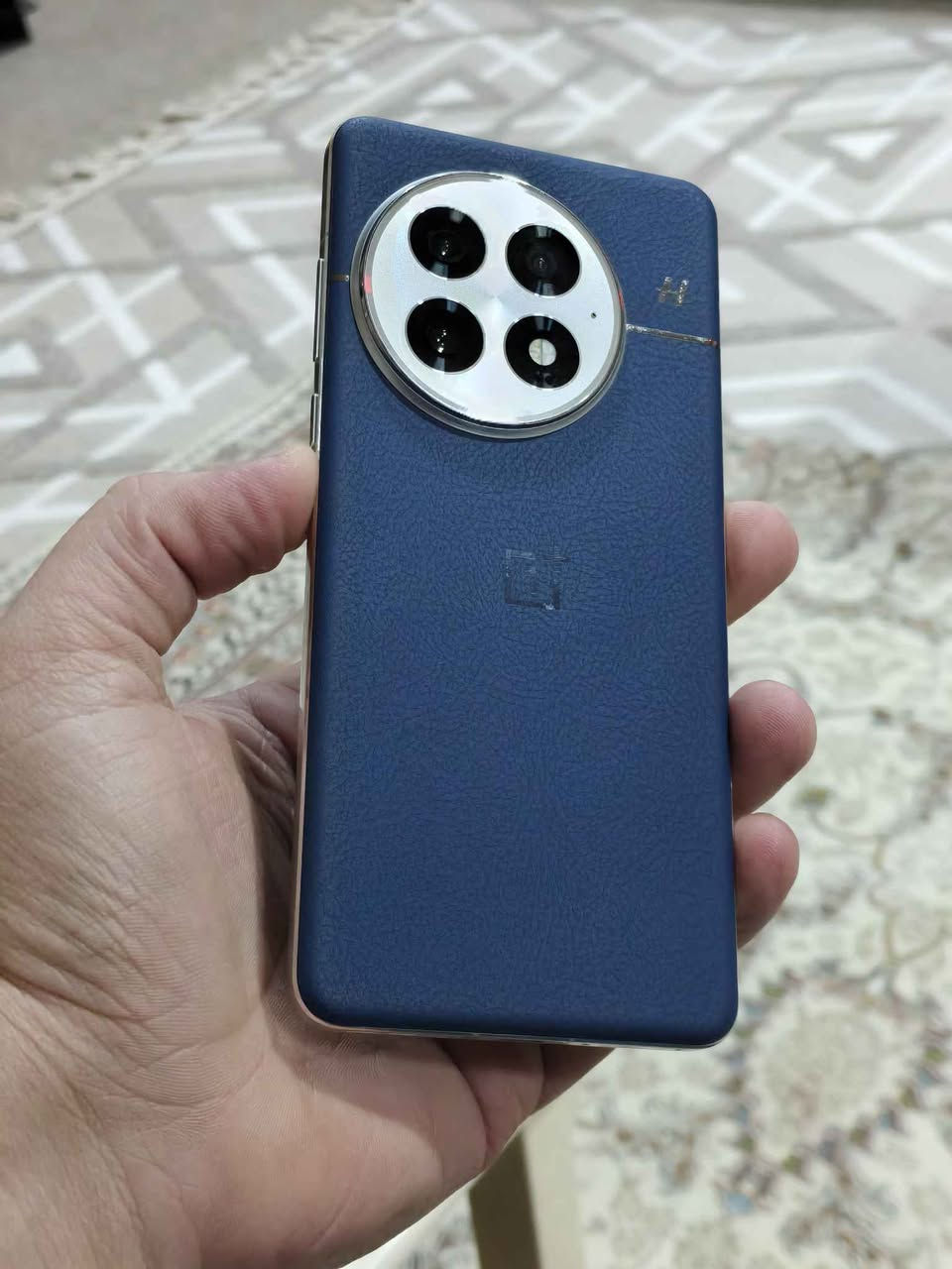 Oneplus 13 
16/512Gb
کامل ئەشیا 
تەنها شاشەی شوختی هەیە 
٧٠٠.٠٠٠
حەوسەت هەزار کۆتای
0773 172 1231 السليمانية, العراق
