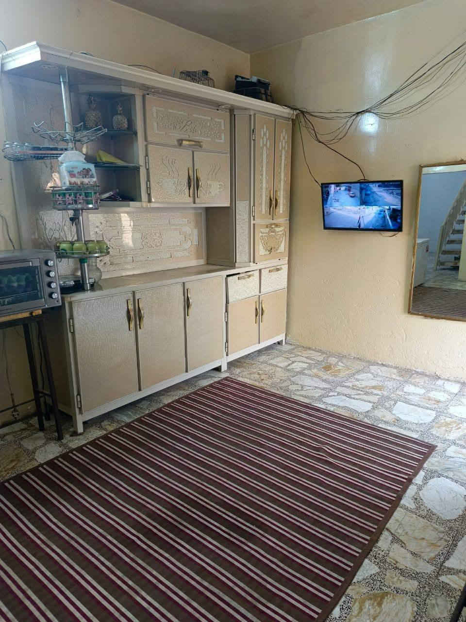 منطقة حي البتول
شارع مدرسة الخيرات 
قرب مولده حامد ابو انتصار
المساحة 150
خطين مي خطين كهرباء
***********
سعره 55 وبي مجال
